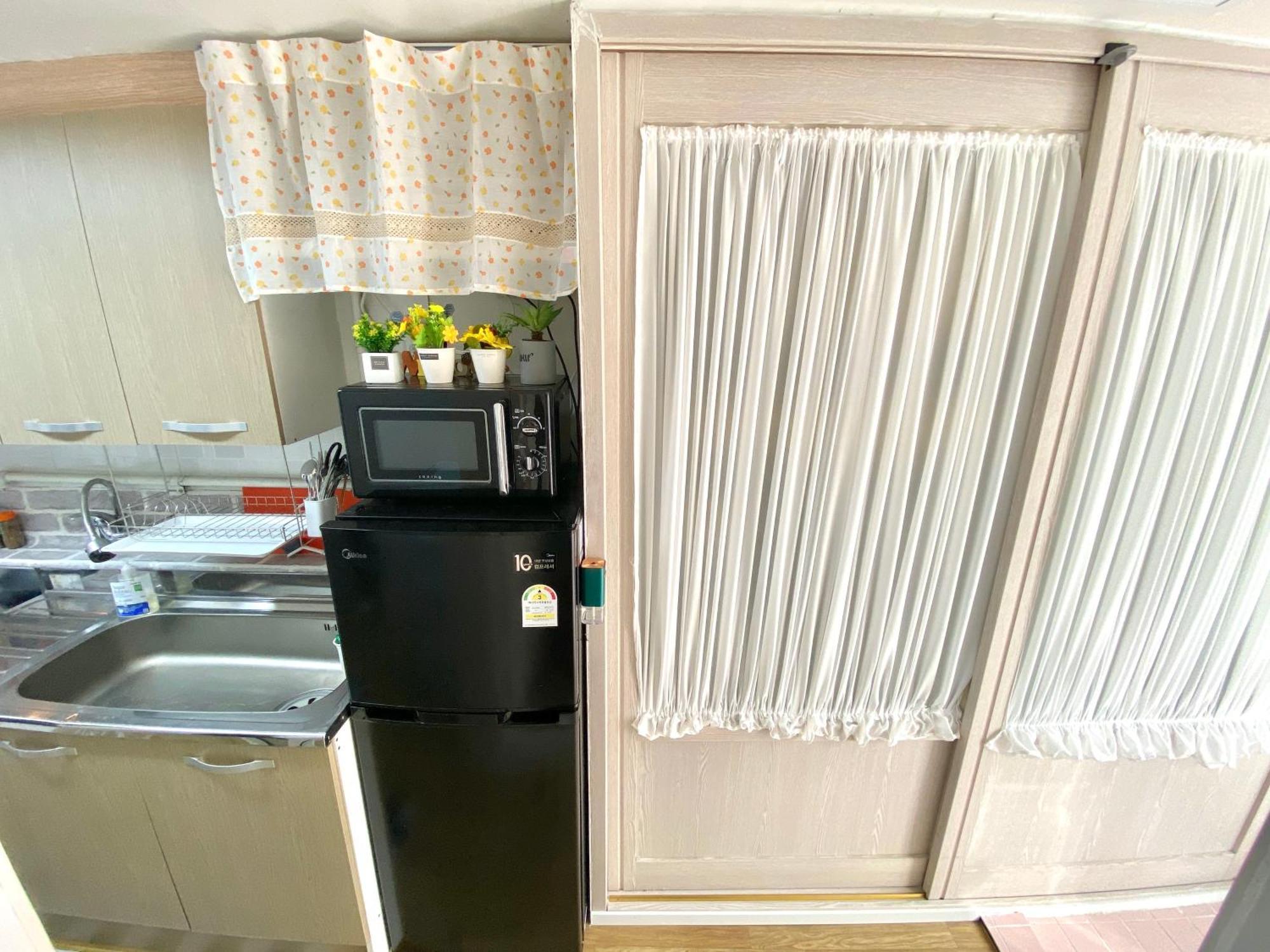 2 Rooms-2mins To Mrt,15mins To Hongdae Apartment *