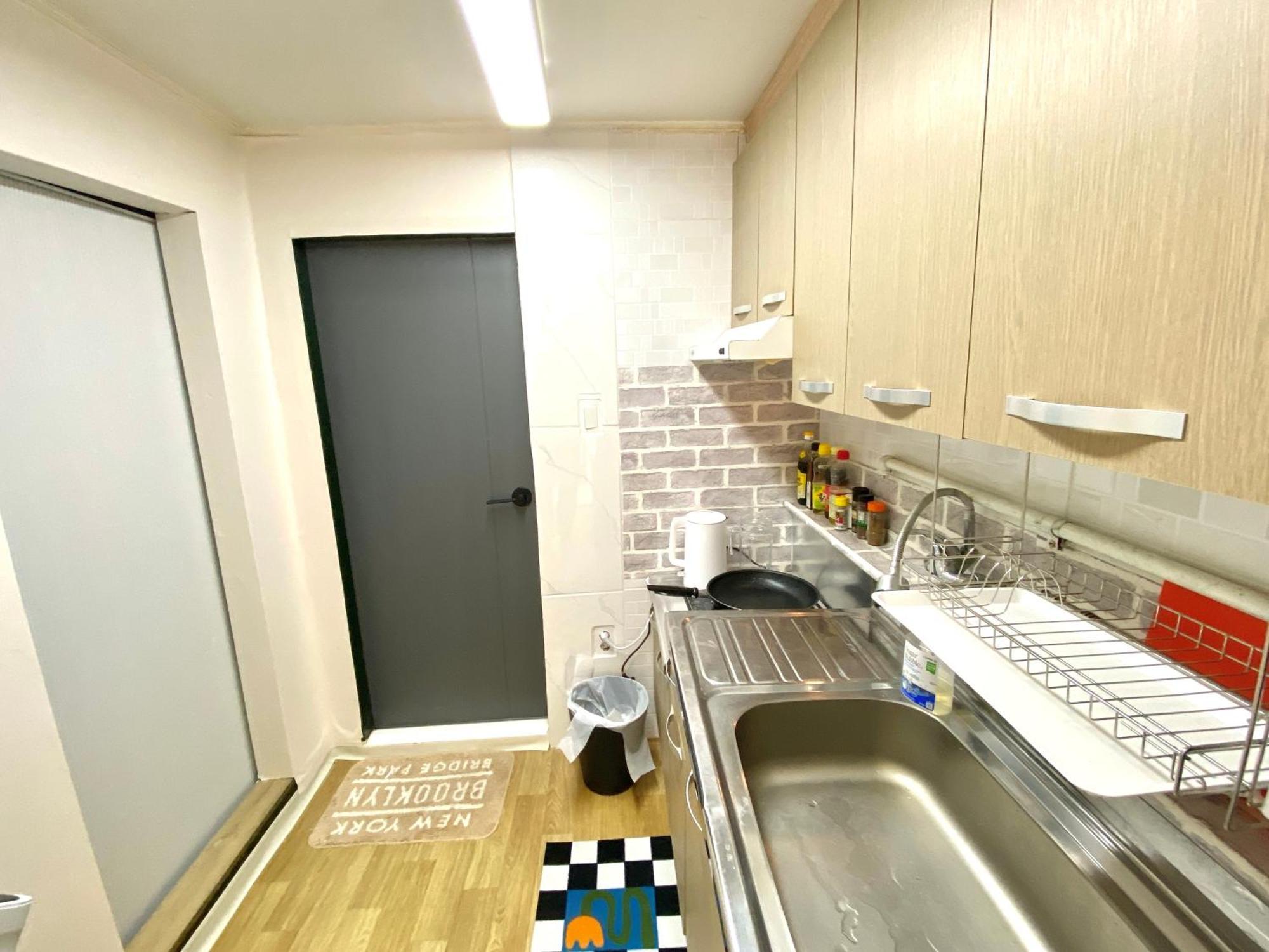 Apartment 2 Rooms-2mins To Mrt,15mins To Hongdae