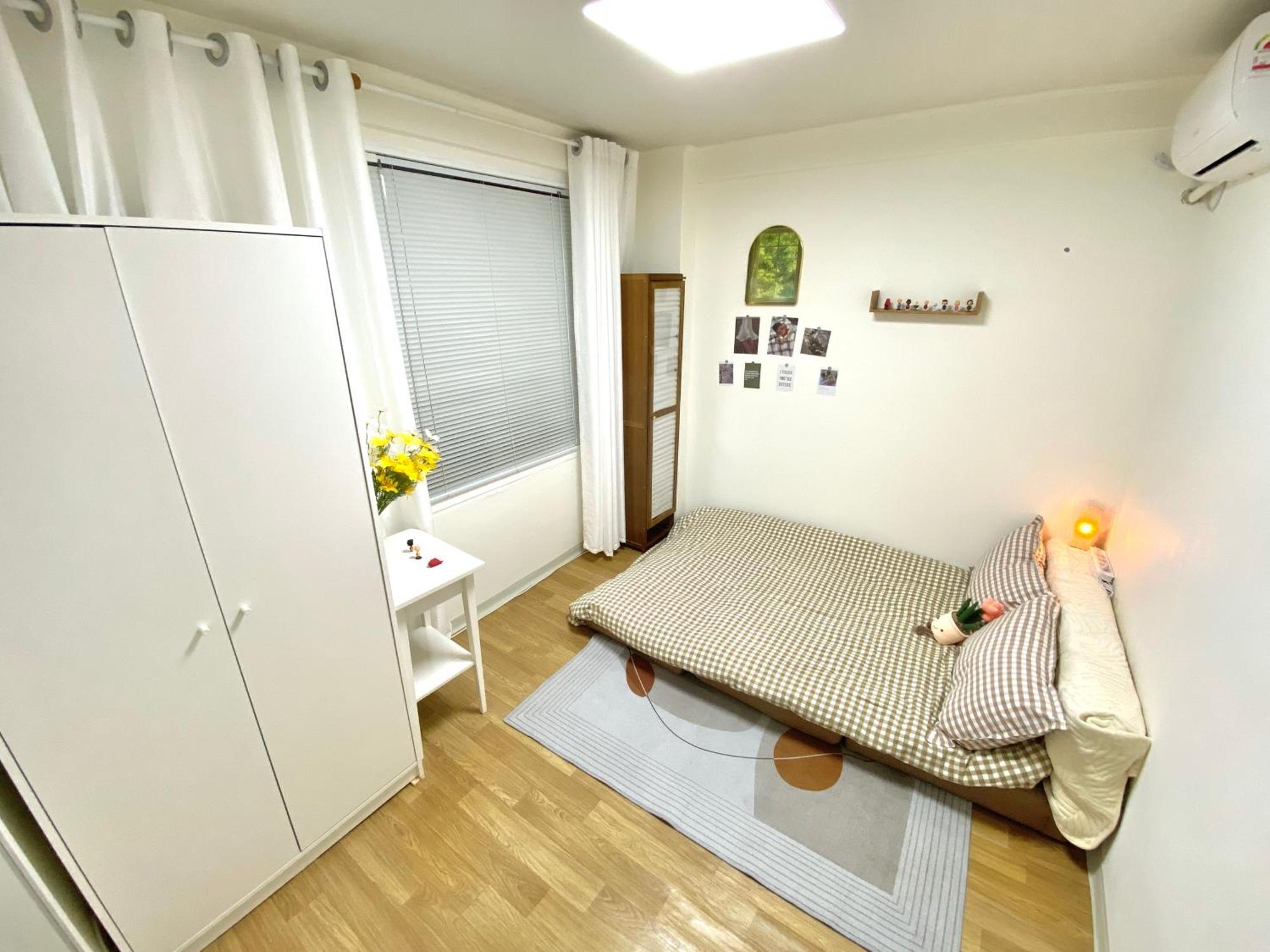 2 Rooms-2mins To Mrt,15mins To Hongdae Apartment Seoul